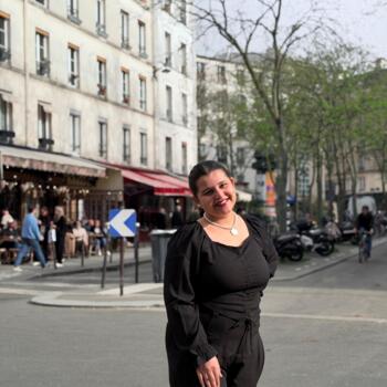 Babysitter in Saint-Denis: Deepti