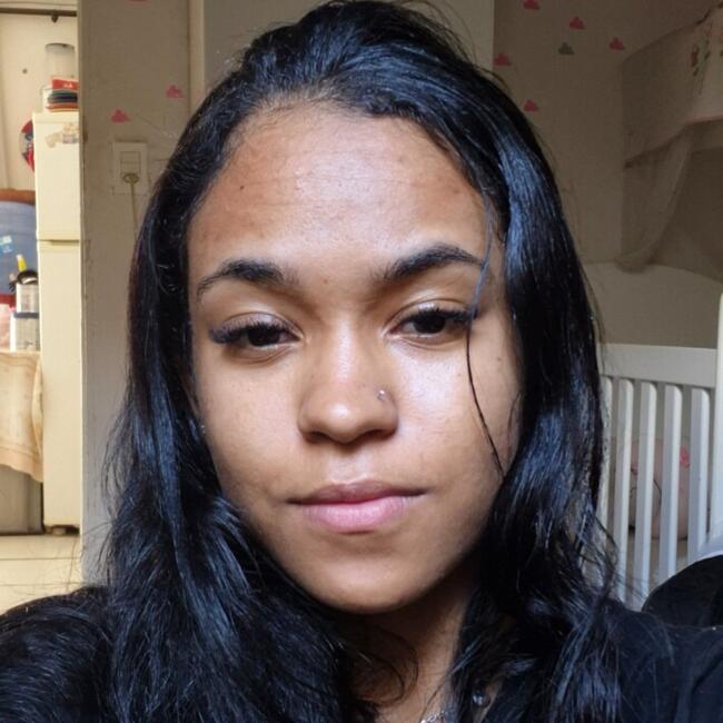 Babysitter in Recife: Thailla
