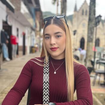 Lastenhoitaja Medellín: Geraldine