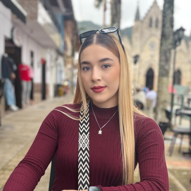Lastenhoitaja Medellín: Geraldine