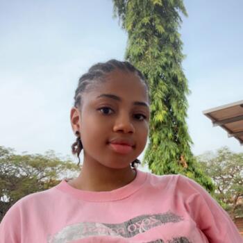 Babysitter in Bolton: Shallom