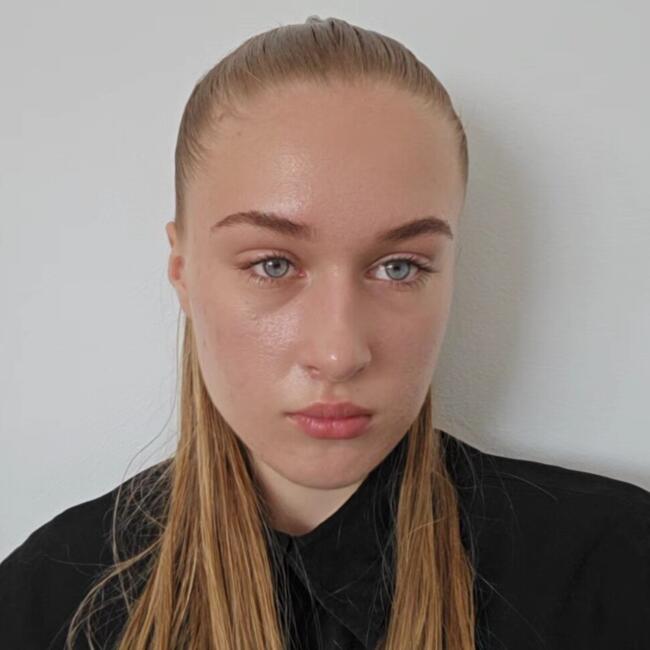 Babysitter in Nice: Yulia