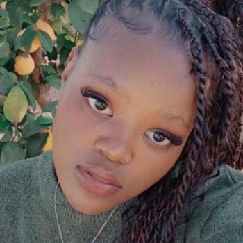 Nanny in Brits: Basetsana