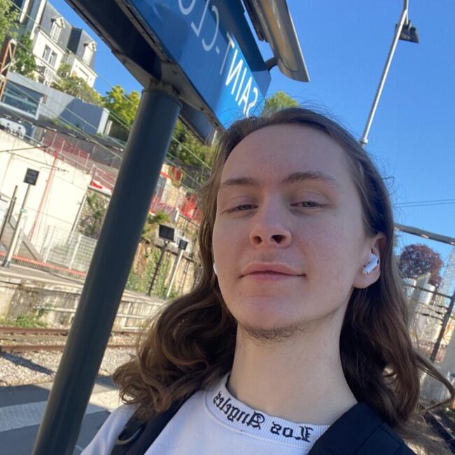 Babysitter in Puteaux: Thomas