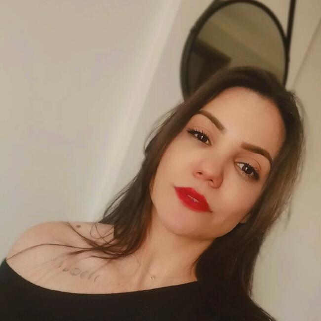 Emprego de babá em Cascavel: Shanon Lee