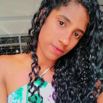 Babá em Brasília: Isa