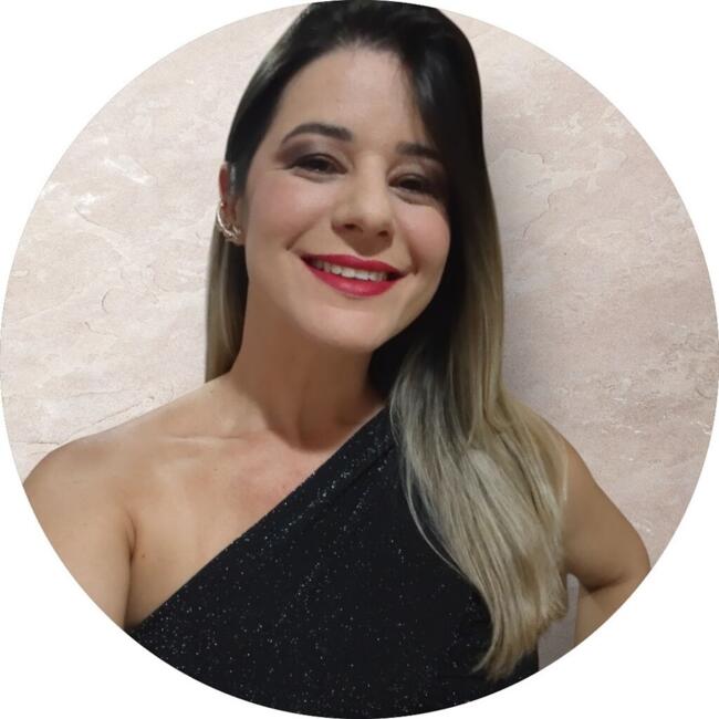 Emprego de babá em Recife: Adrielle