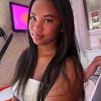 Baby-sitter Marseille: Lyna