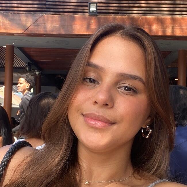 Babá em Recife: Letícia