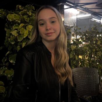 Babysitter in Joinville: Leticia