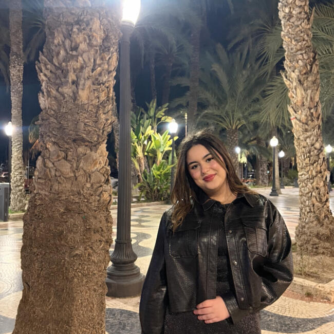 Canguro en San Juan de Alicante: Nouhaila