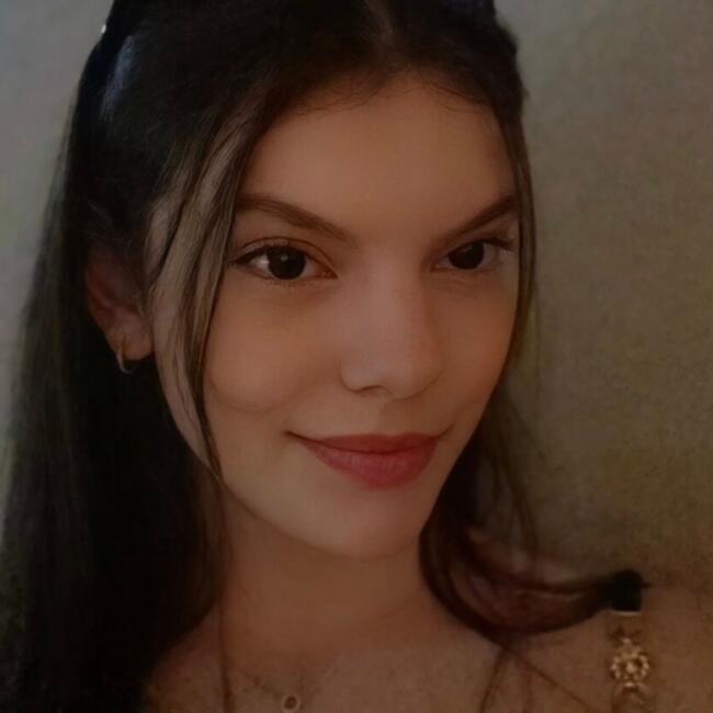 Babysitter in Canoas: Valentina