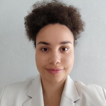 Babysitter in Créteil: Lana