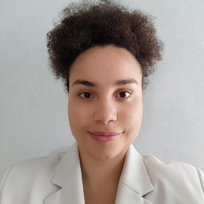 Babysitter in Créteil: Lana