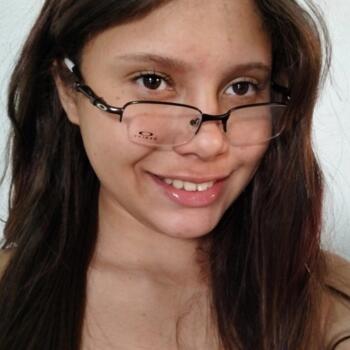 Babysitter in Ribeirão das Neves: Clara