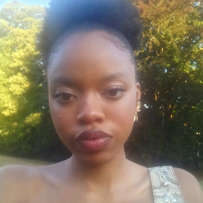 Babysitter in La Celle-Saint-Cloud: Shanice