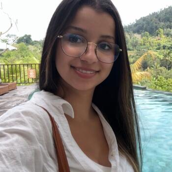 Babysitter in Arcueil: Nour