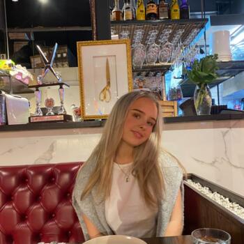 Babysitter in Auckland: Clara