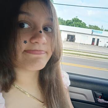 Babysitter in Louisville: Alejandra