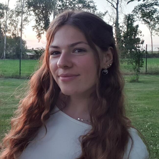 Babysitter in Valenciennes: Andréa