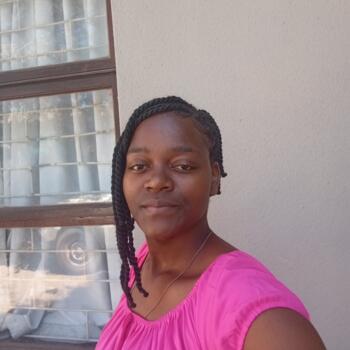 Babysitter Cape Town: Leona