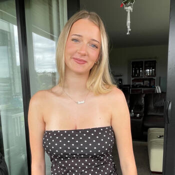 Babysitter em Whangaparaoa: Chané
