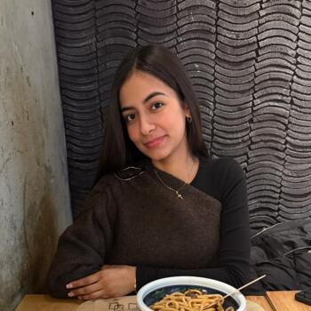 Babysitter in London: Mariana