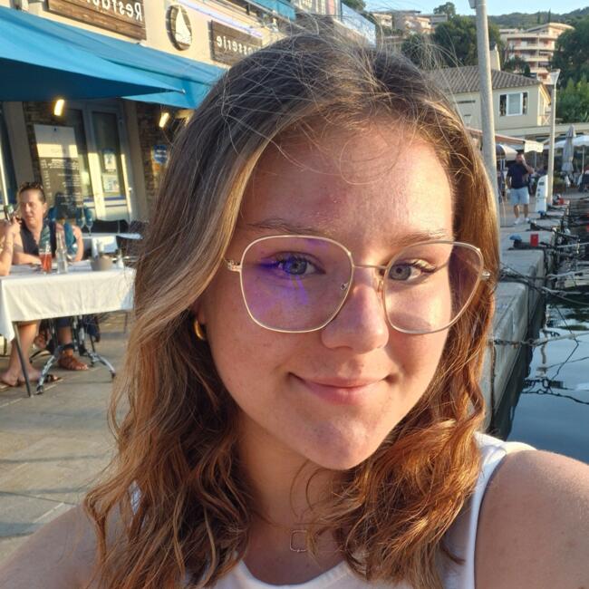 Babysitter in Morbier: Sarah-rose