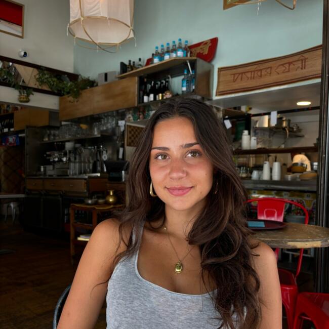 Babysitter in Paris: Victoria