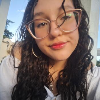 Niñera en San Antonio: Valeria