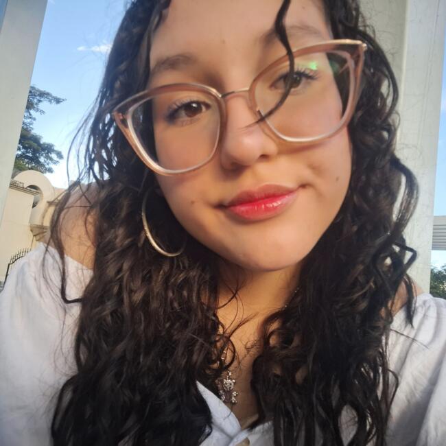 Niñera en San Antonio: Valeria