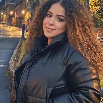 Baby-sitter in Quaregnon: Hajar