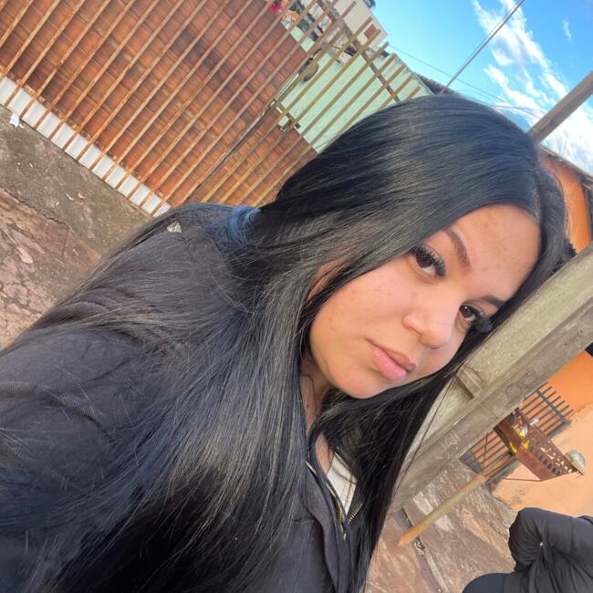 Babá em Londrina: Laura