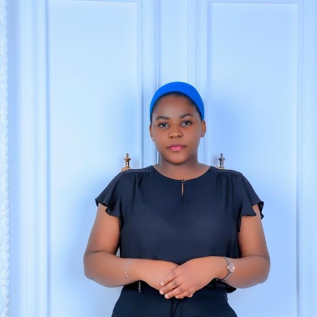 جليسة أطفال في إمارة الشارقة: Swabula