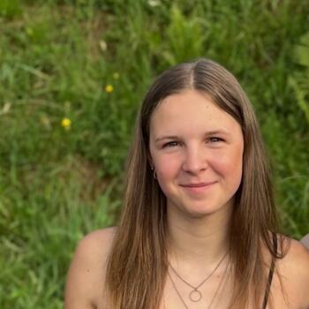 Babysitter in Libin: Julie