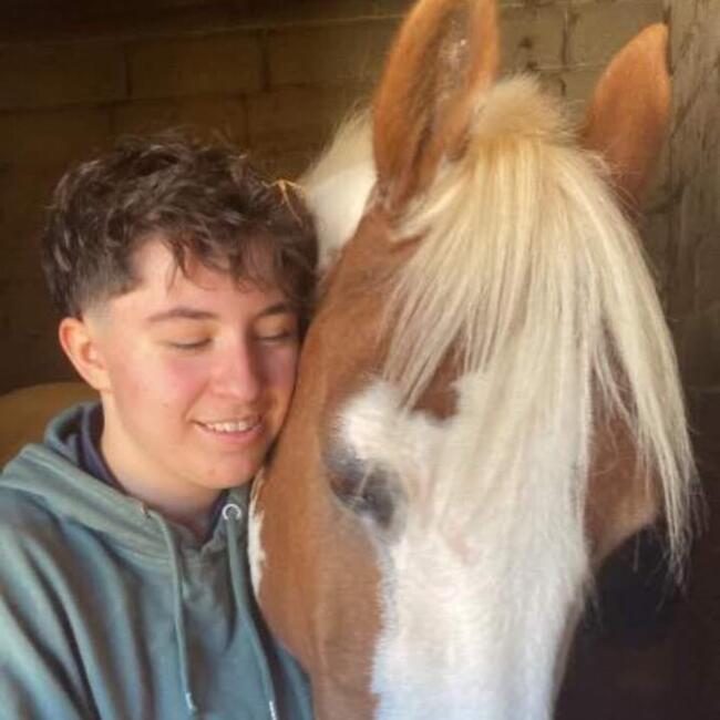 Babysitter in Issou: Lyse