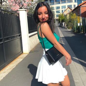 Babysitter in La Garenne-Colombes: Jasmine