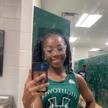 Babysitter in Rosharon: EḾiah