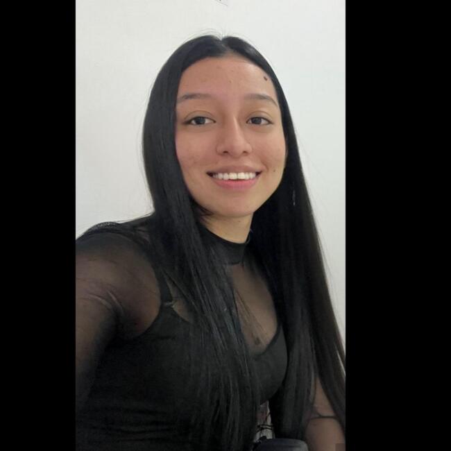 Babysitter in Medellín: Valentina