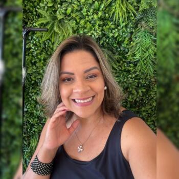 Babá em Santa Luzia: Renata