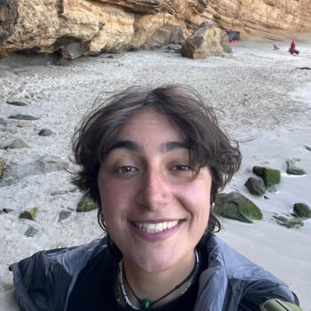 Babysitter in Paris: Lellia