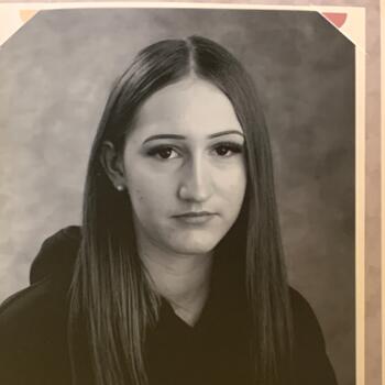 Babysitter in Saint-Yrieix-sur-Charente: Héloïse