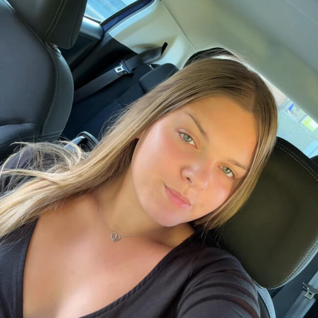 Babysitter in Corny-sur-Moselle: Malicia