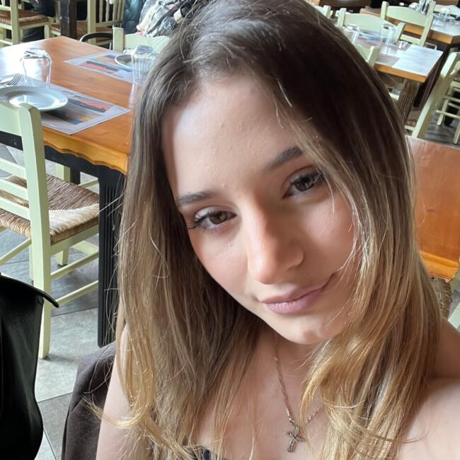 Babysitter in Agía Paraskeví (Αττική): Εμμέλεια