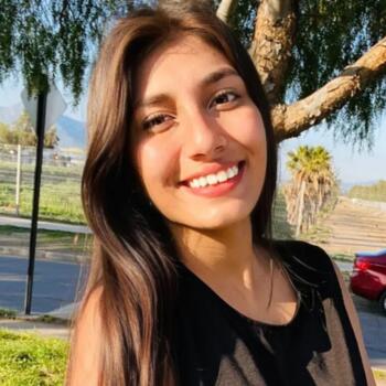 Babysitter Santiago: Saray