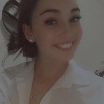 Babysitter in Albury: Evie