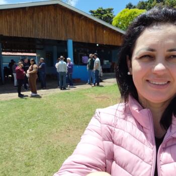 Babysitter in São José dos Campos: Sheila