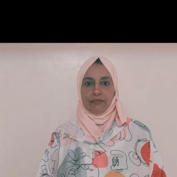 Babysitter in Rabat: لبنى