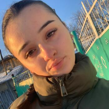 Babysitter in Drăguşenii Noi: Daniela
