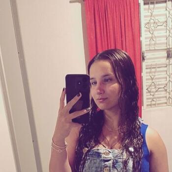 Babysitter in Marília: Julia